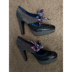 Women's Poetic License Gray Black Platform Heels with Floral Laces Size 8.5